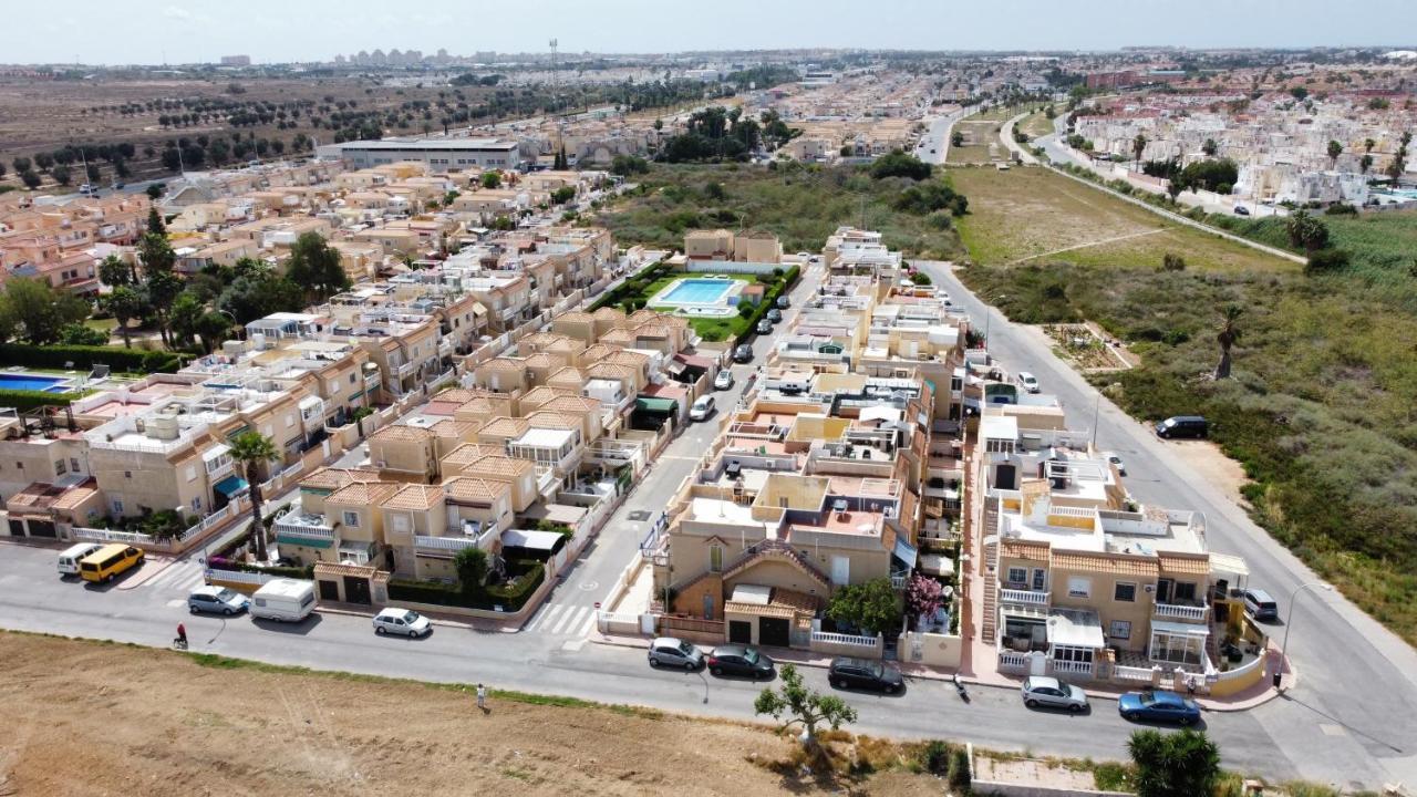 Holiday House Torrevieja Exterior foto